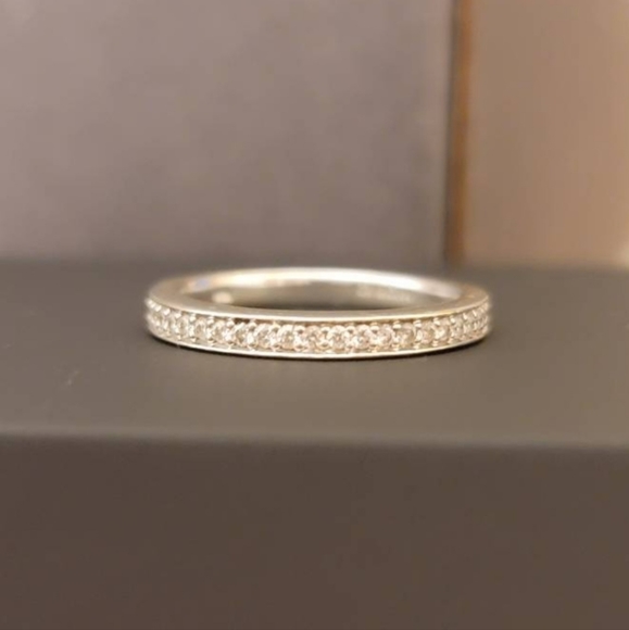 Jewelry - Beautiful VVS diamond band